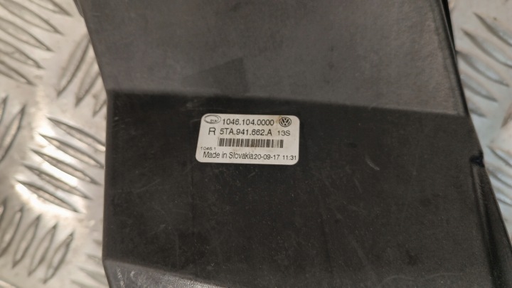 PHARES ANTIBROUILLARD VW TOURAN II 5TA 15-25 5TA941662A ORIGINAL DROIT ENTIER