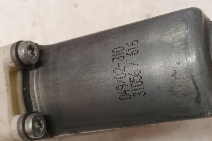PETIT MOTEUR VITRES AVANT GAUCHES PORTES CITROËN C5 II BREAK (RE_) 9649304480