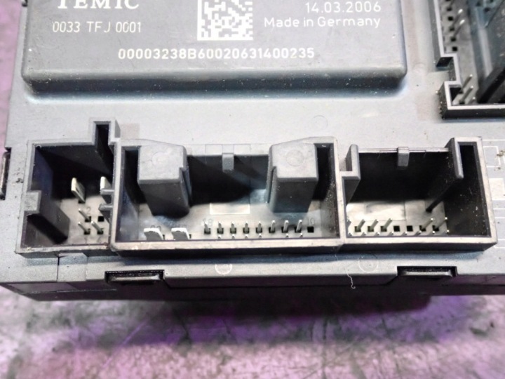 AUDI A6 C6 04-08 MODULE PORTES DROIT AVANT 4F0959792E