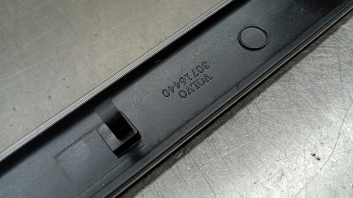 MOULURE DÉCOR PORTES DROIT ARRIÈRE OE 30716440 VOLVO V70 III S80 II XC70 II 07-15