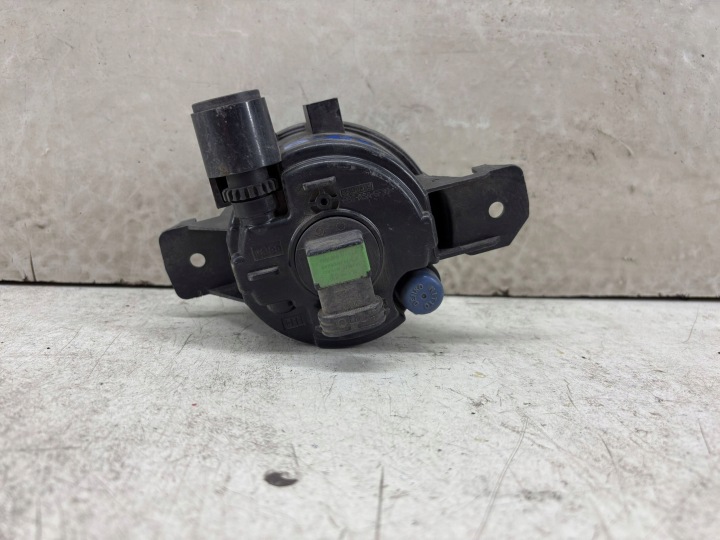 BMW E70 E71 E72 E73 E84 E87 E88 PHARES ANTIBROUILLARD AVANT DROIT AVANT 6924656