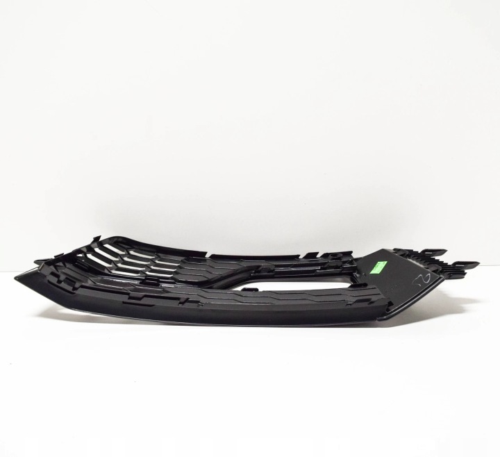 AUDI A4 B8 S4 GRILLE FEUX PRZECIWMGIELNEGO AVANT DROITE 8K0807682T01C
