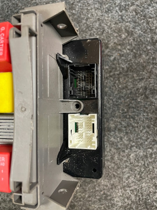 RENAULT ESPACE IV MODULE BOÎTE FUSIBLES 8200004201E