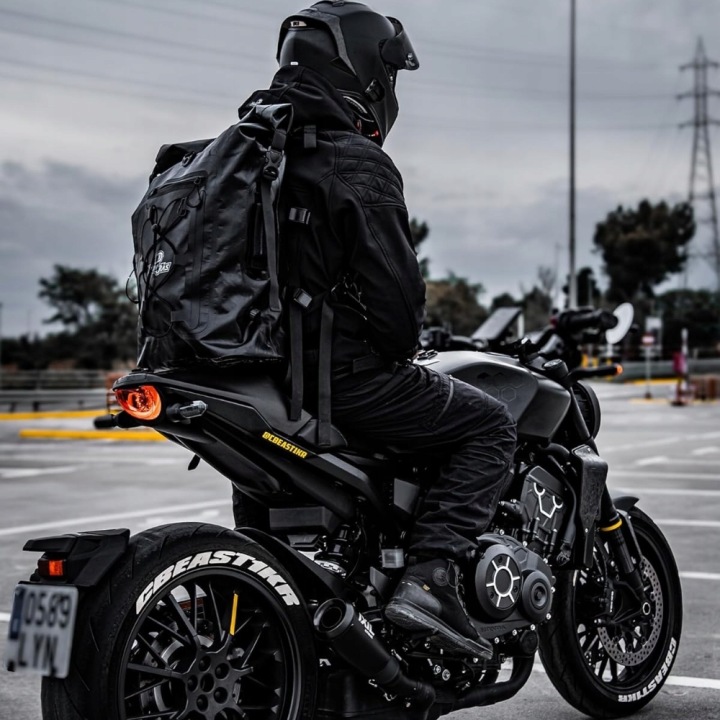 GRAPELET 40L – ÉTANCHE SAC À DOS MOTOCYCLETTE 3W1 AVEC PCW 500D NOIR