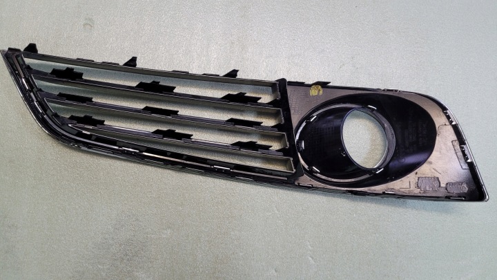 AUDI A8 D4 GRILLE PARE-CHOCS GAUCHE AVANT 4H0807679D