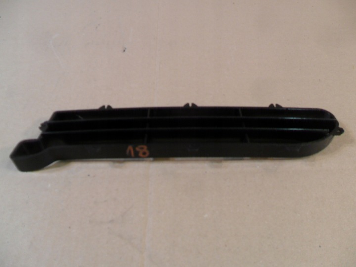 GRILLE CALANDRE DROITE PEUGEOT PARTENAIRE 1996-2002