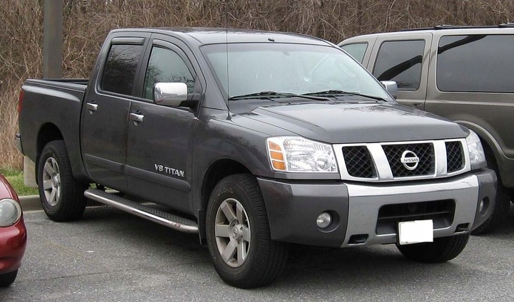 NISSAN TITAN ARMADA 5.6 V8 DERECHA CUBREPASO PARTE TRASERA 