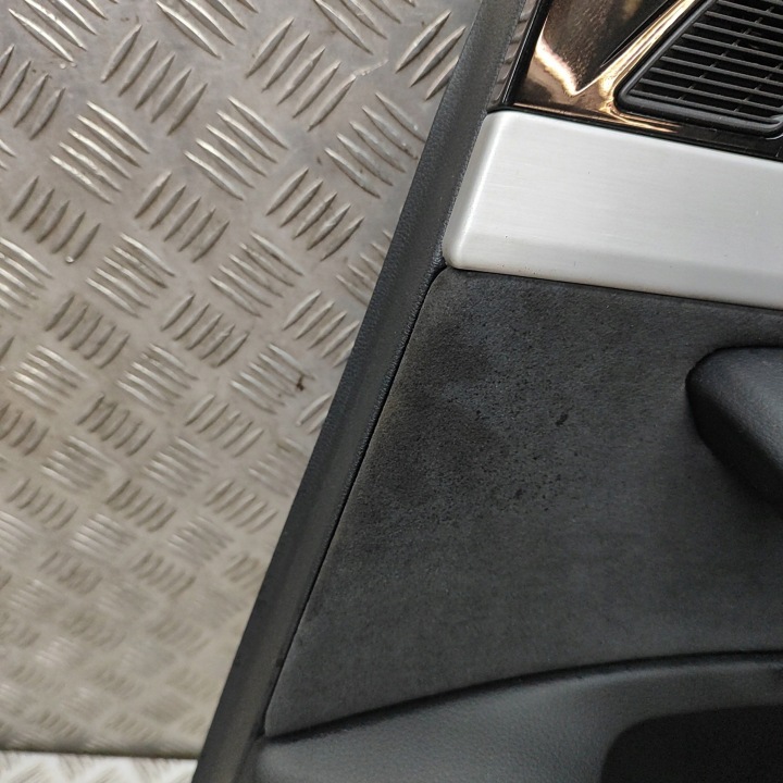 AUDI A5 2024 DROITE CÔTÉ CARDAN BRODERIE PORTES ARRIÈRE