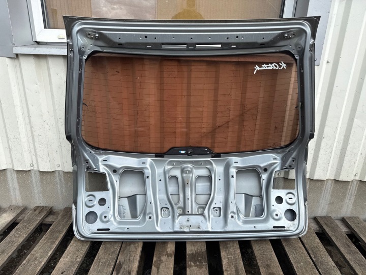 COUVERCLES DE COFFRE COUVERCLES DE COFFRE AUDI A6 S6 C6 4F 2010
