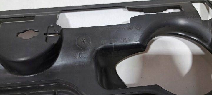 VOLVO S80 V70 XC70 GUIDE D'AIR GAUCHE 31214240