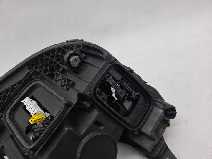 MERCEDES E-KLASA W213 PHARE AVANT GAUCHE COMPLET LED MULTIBEAM A2139066504