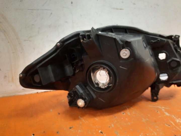 SUZUKI SX4 S-CROSS 13-16 PHARE GAUCHE AVANT PROJECTEUR GAUCHE 10017733