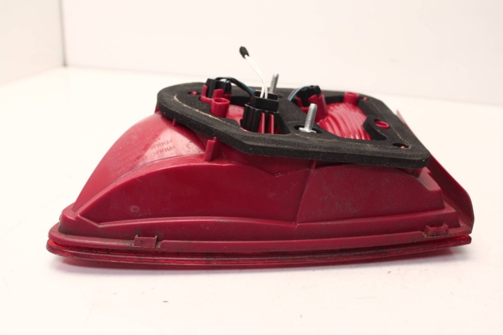 VW PASSAT B7 UNIVERSEL 10R- PHARE GAUCHE ARRIÈRE GAUCHE ARRIÈRE DANS COUVERCLE DE COFFRE 3AF945093M