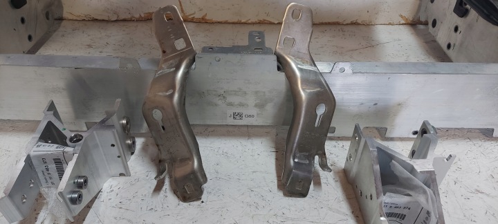 BMW 5 G60 G61 RENFORCEMENT PANNEAU AVANT POUTRE LUNETTES CONNECTEURS ORIGINAL