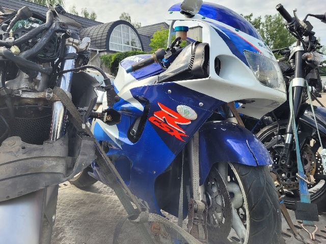 GSXR SRAD 600 750 TAPADERA DEL RADIADOR 