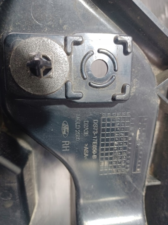 FORD MONDEO MK5 V UNIVERSEL GLISSIÈRE PARE-CHOCS DROIT ARRIÈRE FIXATION DS73-17E850-B