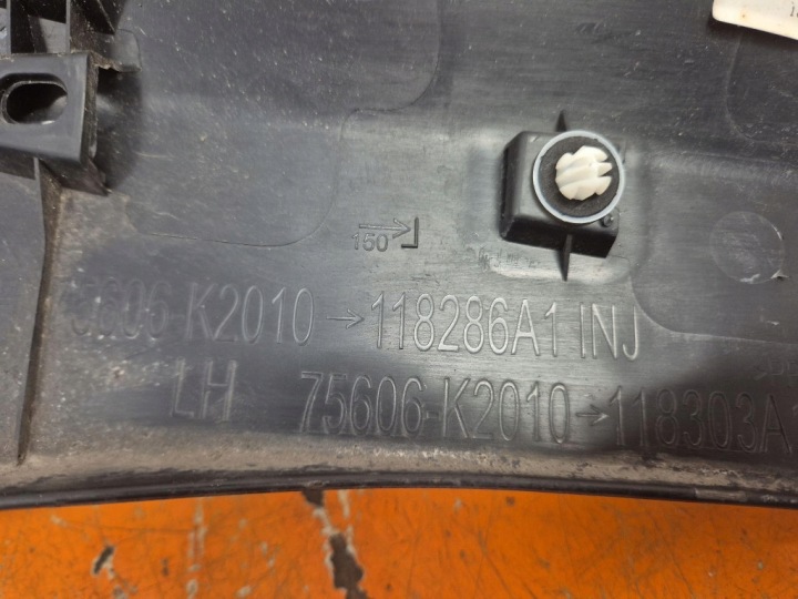 TOYOTA YARIS CROSS 20- MOULURE GARDE-BOUE ARRIÈRE GAUCHE ARRIÈRE 75606-K2010