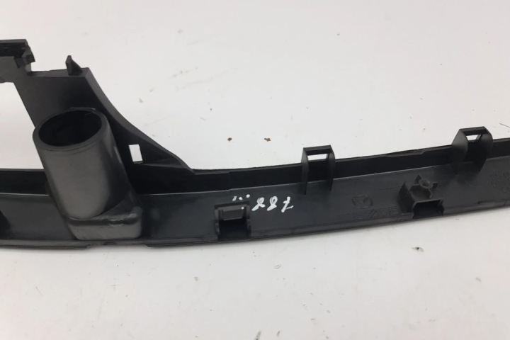 MOULURE DÉCORATIVE FLANC AVANT GAUCHES PORTES MAZDA CX-7 (ER) EH7068D4Y 2.2L