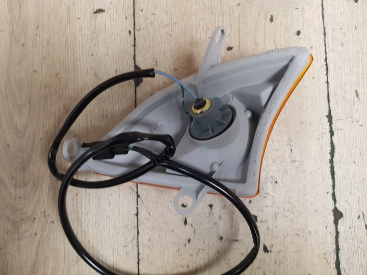 CLIGNOTANT DROIT HONDA CBR 1000 F 33400-MS2-601