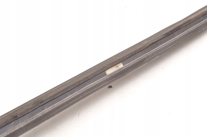 NISSAN 300ZX Z32 MOULURE VITRES AVANT AVANT DROITE