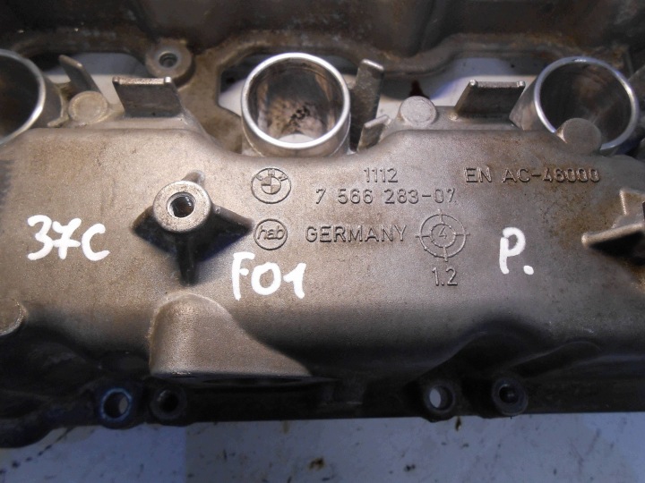 BMW F01 COUVERCLE CULASSES DISTRIBUTION DROITE 7566283