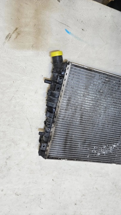 RADIATEUR EAU SUPPLÉMENTAIRE AUDI R8 420121252B