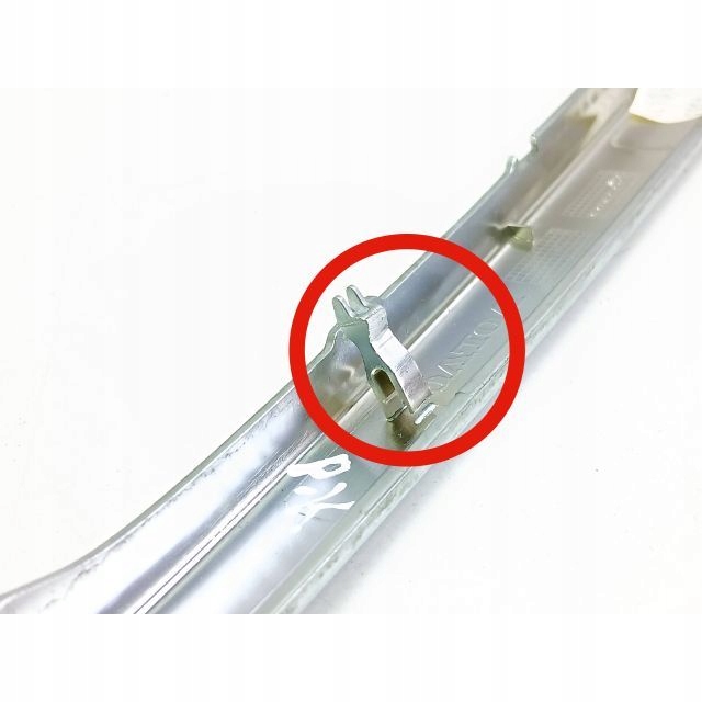 MOULURE DÉCORATIVE PORTES AVANT CÔTÉ GAUCHE VOLVO XC60 8635848