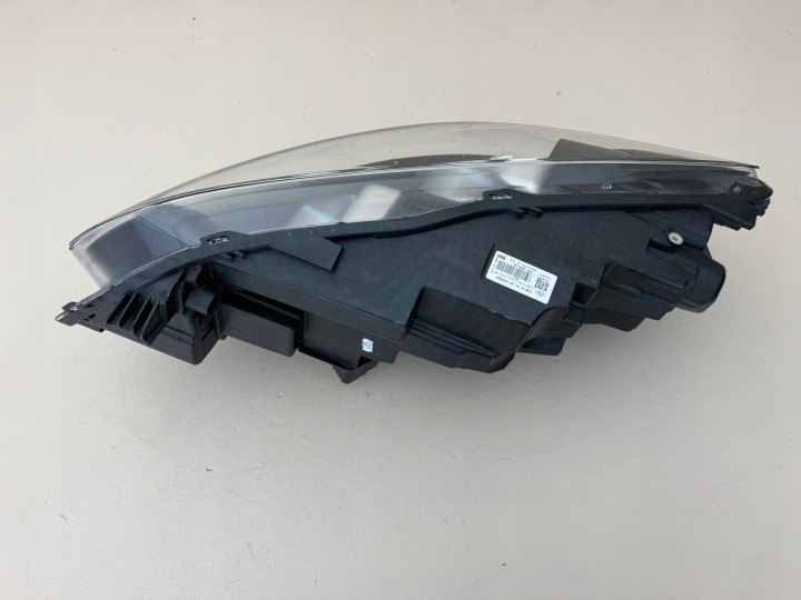 FORD KUGA 3 III 19-24R PHARE LED DROITE AVANT LV4B-13E016