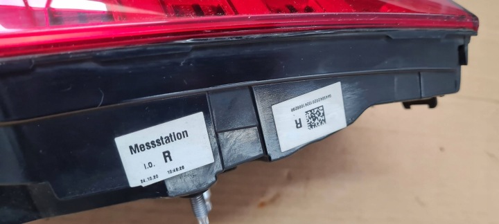 A6 C8 4K PHARE DROITE DROIT ARRIÈRE DANS COUVERCLE DE COFFRE LED 4K5945094A