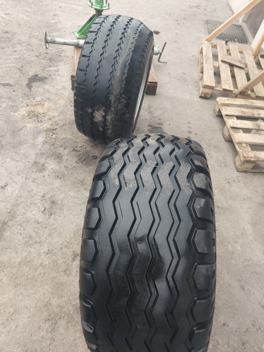 ROUES JANTE 13X17 ET0 OUVERTURE 16 ÉCARTEMENT 10.3 PNEU 380/55 R17 KRONE KR 10-16