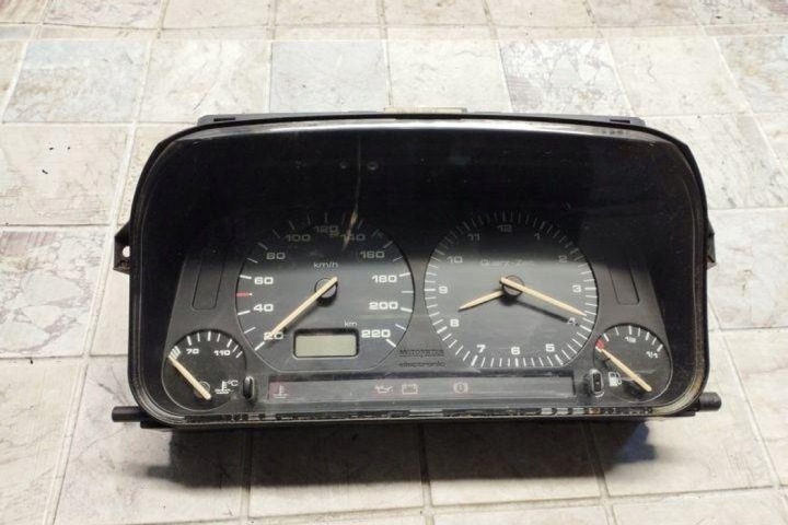 COMPTEUR VW GOLF III (1H1) 5411004600 1.9L DIESEL 47KW 1994