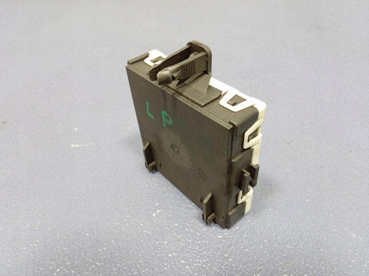 MERCEDES AVEC CLASSE W223 MODULE PORTES A2239005029