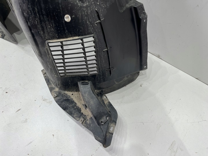 AUDI A3 8Y PASSAGE DE ROUE AVANT GAUCHE 8Y0821171M