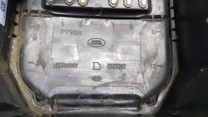 BOUCHON COUSSIN CONDUCTEUR RANGE ROVER EVOQUE DISCOVERY V