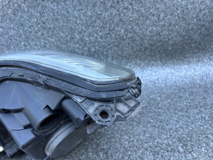 PHARE DROITE AVANT CITROEN C5 II 9650055880