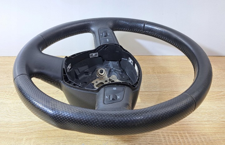 AUDI Q7 4L VOLANT MULTIFONCTION 4F0419091DG