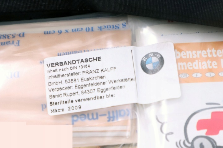 BMW E60 E65 F01 F10 F11 F30 TROUSSE DE PREMIERS SECOURS PREMIÈRE AIDE 8270015