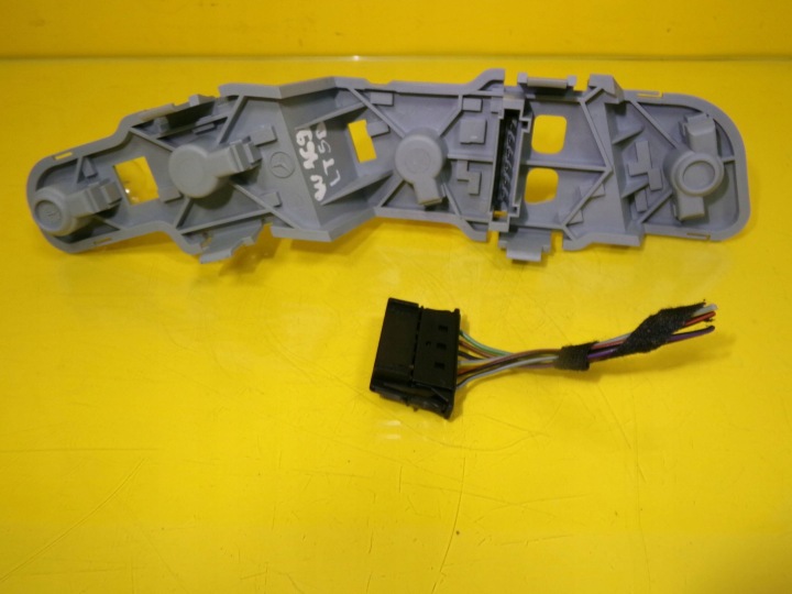 DOUILLE D'AMPOULE GAUCHE ARRIÈRE MERCEDES-BENZ A W169 2004 3330L NR266