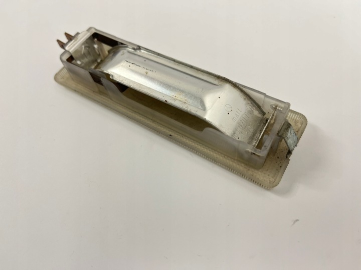 AMPOULE ARRIÈRE ÉCLAIRAGE CABINES MERCEDES W124 0018200601