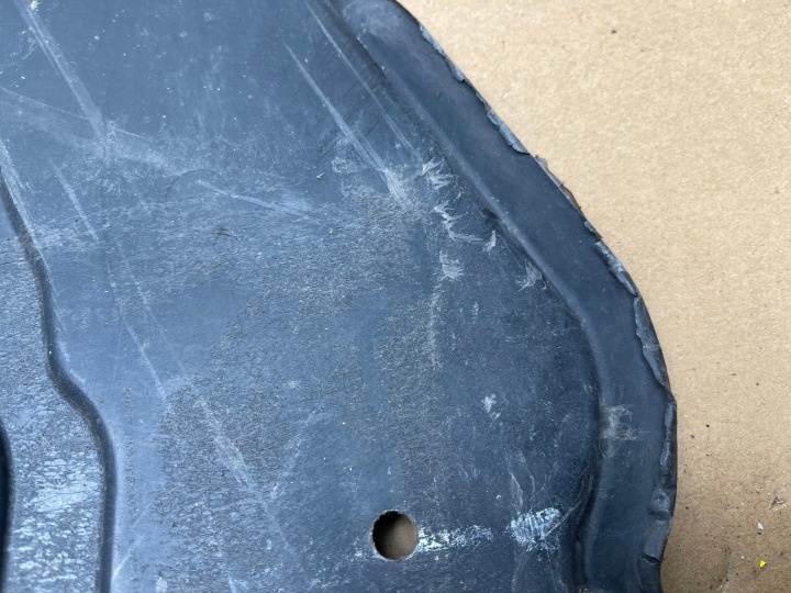MERCEDES 247 118 CLA PLAQUE PROTECTION CHÂSSIS PRZECIWBLOTNA A2475202600