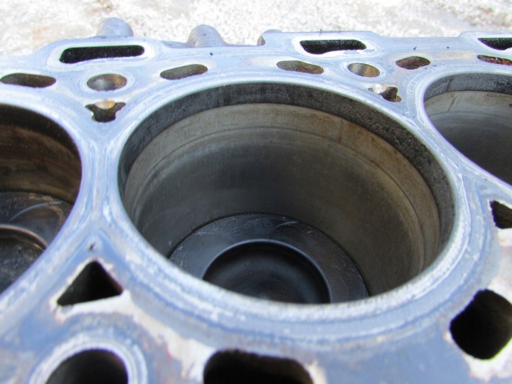 BLOC BAS VILEBREQUIN MOTEUR RENAULT TRAFIC VIVARO II 2.0 DCI M9R
