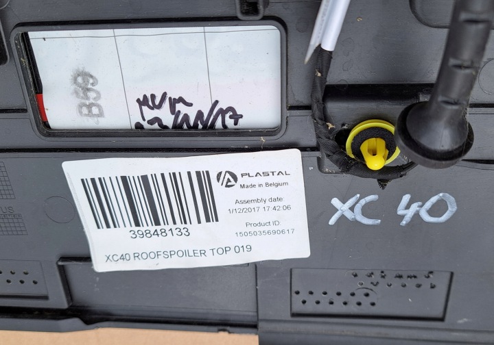VOLVO XC40 SPOILER SPOILER COUVERCLES DE COFFRE ARRIÈRE 31488325
