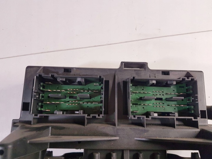 2007 JEEP GRAND CHEROKEE (WK) BOÎTE FUSIBLES 04692087AB