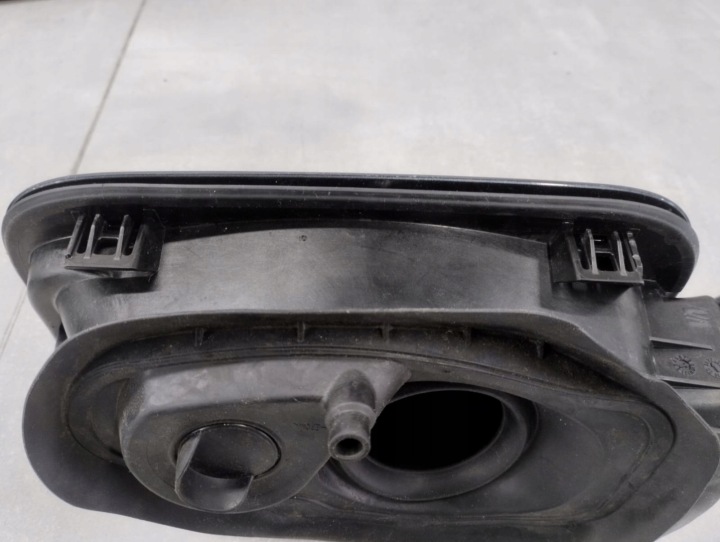 CLAPET PRISE GOULOTTE DE REMPLISSAGE CARBURANTS CUPRA FORMENTOR 5FF809905F 5FF
