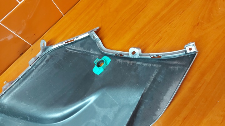 ANGLE PARE-CHOCS PDC DROIT AVANT AVANT TOYOTA COROLLA CROSS 21-