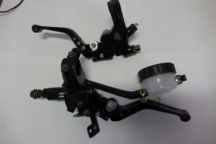 POMPE DE FREIN POIGNÉES SUZUKI GSXR 600 750 1000
