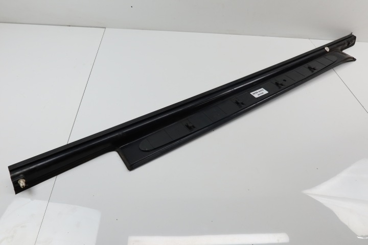 MERCEDES W209 CLK MOULURE SEUIL GAUCHE REVÊTEMENT SEUIL AVANT 2096800135