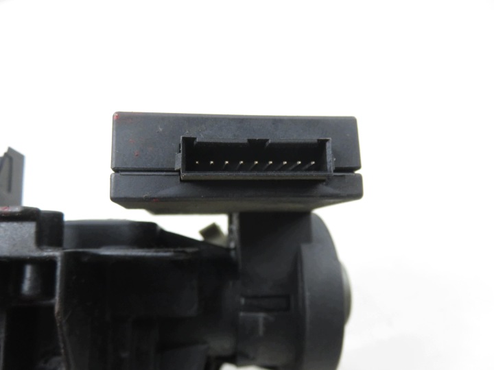 CONTACTEUR D'ALLUMAGE OPEL CORSA C 90589313