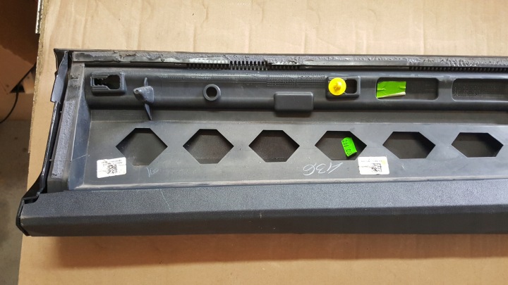 AUDI RSQ8 MOULURE PORTES DROIT GAUCHE AVANT ARRIÈRE 4M8853960D 4M8853959D