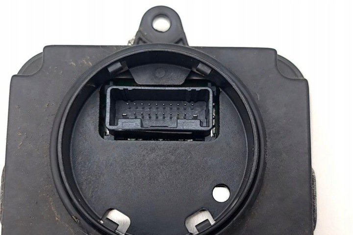 MODULE DE COMMANDE D'ÉCLAIRAGE LED LEXUS 8990776010 2.0L 2020